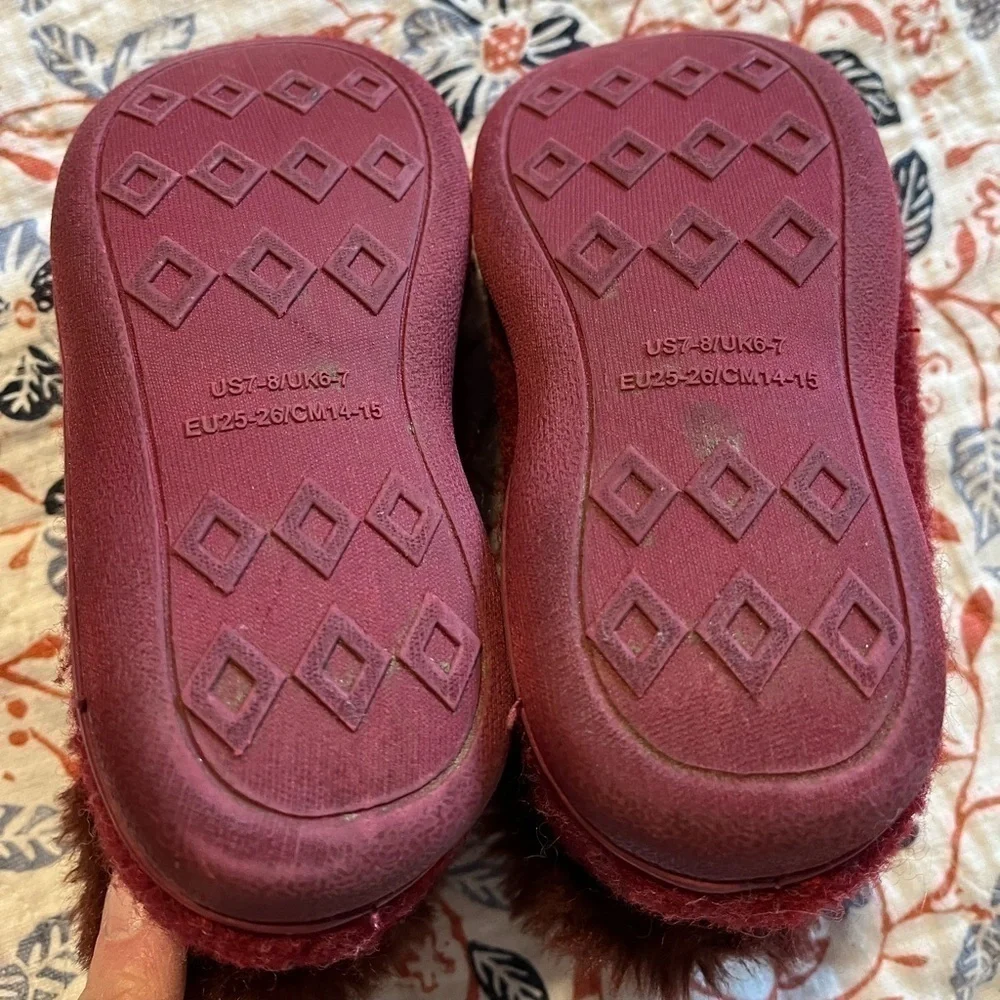 7/8T toddler slippers